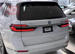 بی ئێم دەبڵیو X7